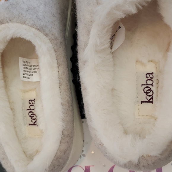 Kooba NWT calico cat plush slippers, size small - Picture 4 of 5